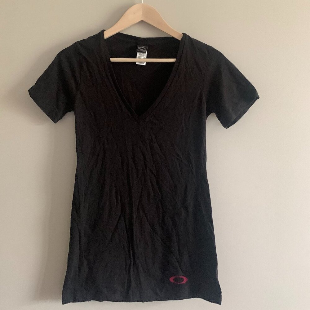 Oakley Black V-Neck Tee | Athletic Casual Minimalist Top | Size Large